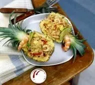 Ананас с креветками