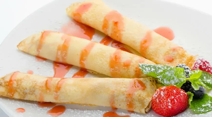 Блинчики со сливочным сыром и ягодами