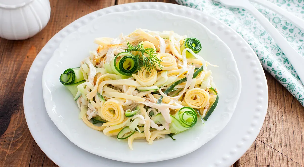 Блинный салат с курицей