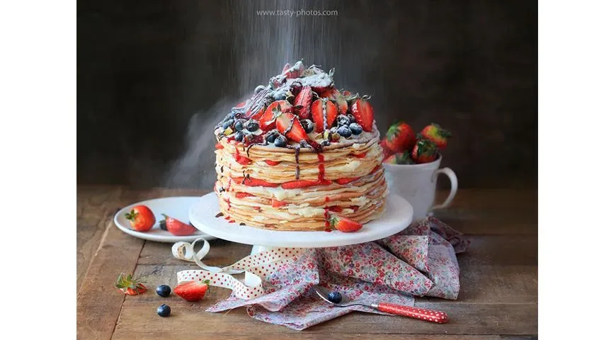 Блинный торт с маскарпоне и сливками