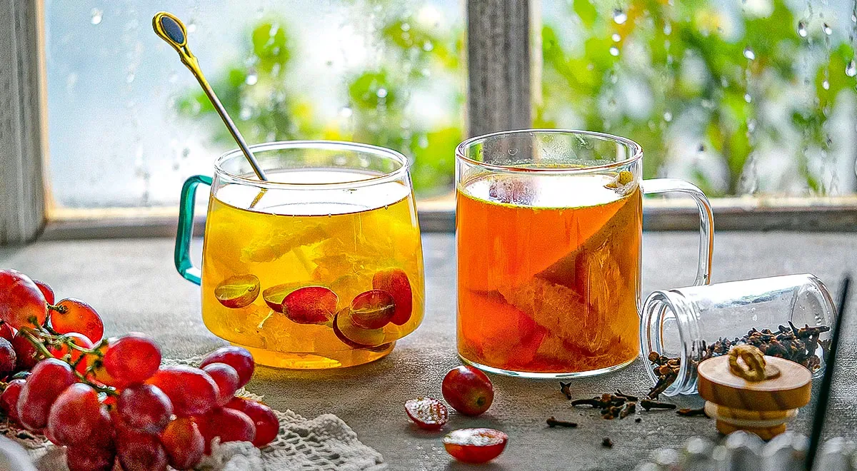 Быстрый компот из винограда, апельсина и зеленого чая