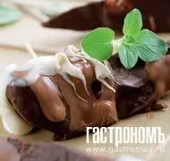 Дольки груш, глазированные шоколадной палитрой