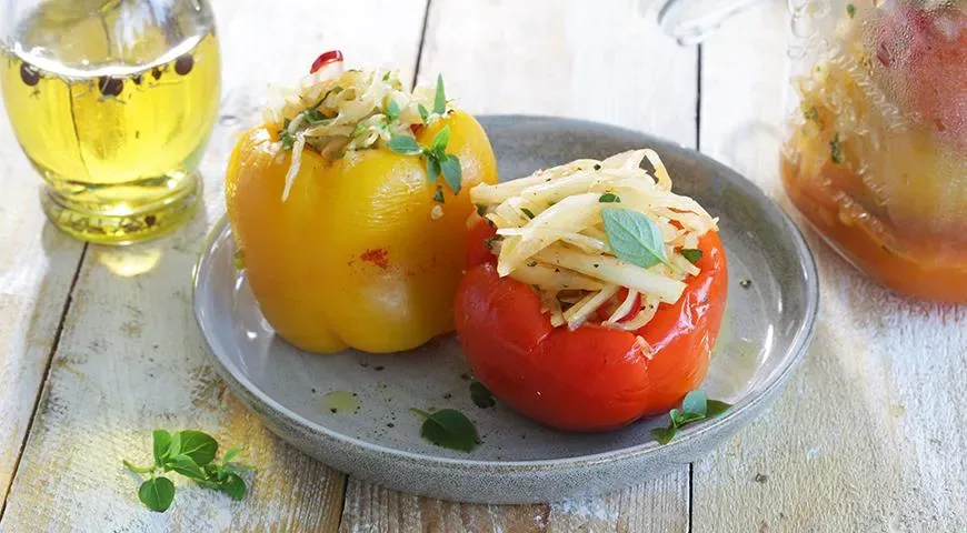 Фаршированный перец с капустой