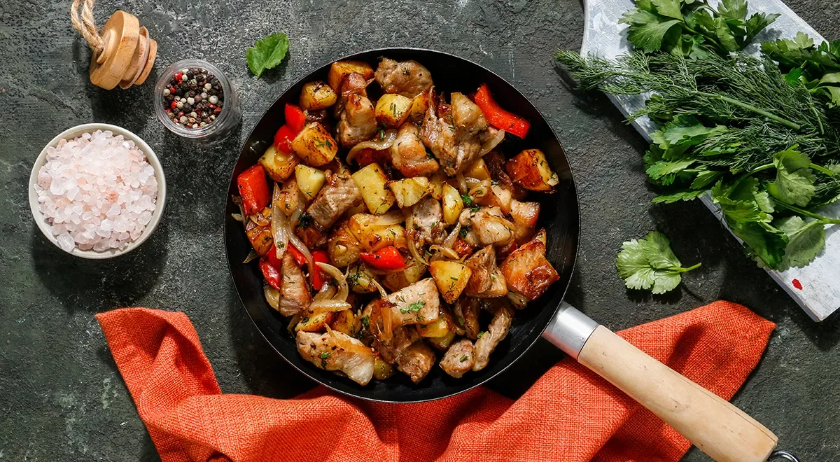 Горячая сковородка со свининой
