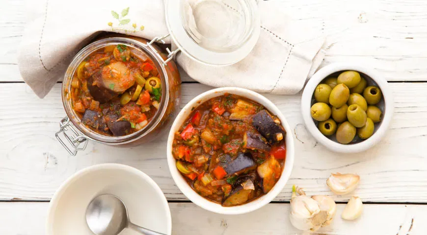 Капоната с оливками