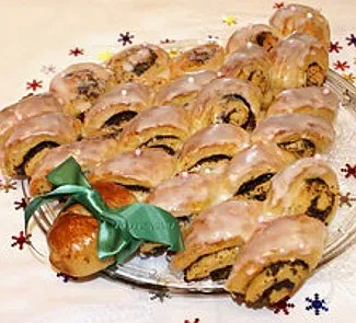 Карамельные маковые булочки ёлочка