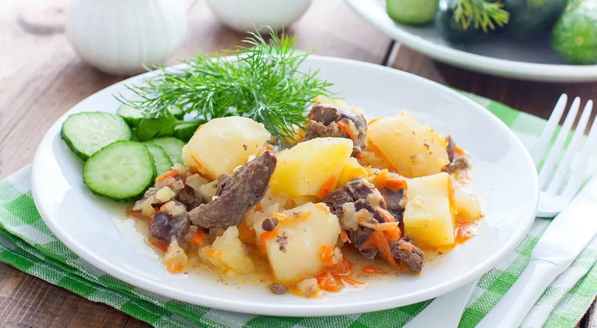 Картофель, тушеный с говяжьей печенью