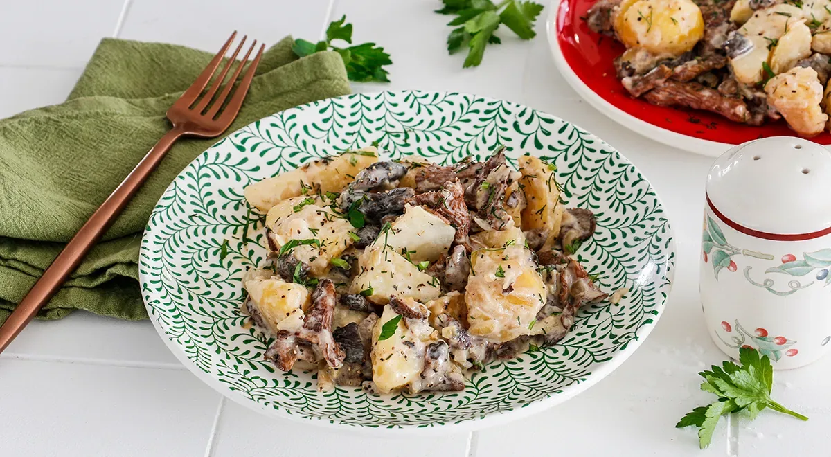 Картошка, тушённая с грибами и сливками