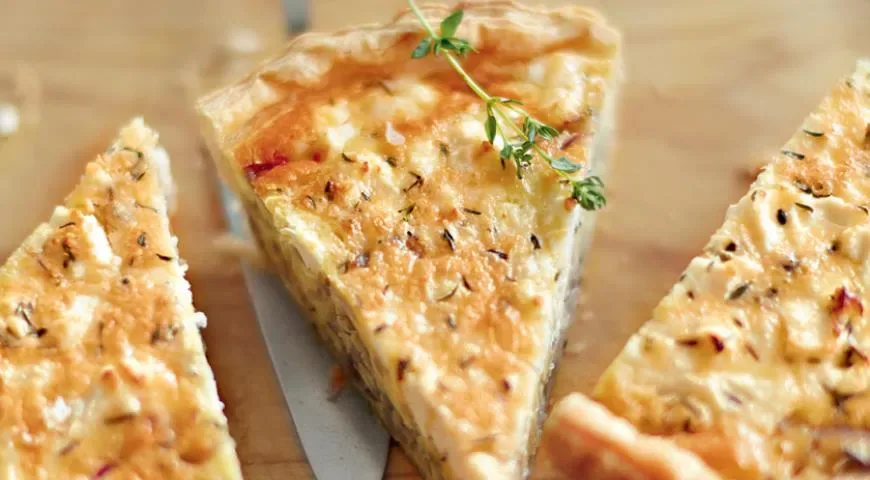 Киш с красным луком