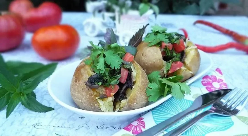 Кумпир — запечённый картофель по-турецки