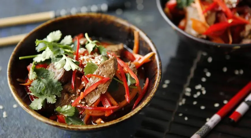 Куриная печенка с овощами в китайском стиле