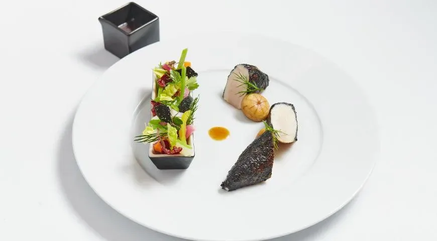 Куриное филе с зеленью и овощами