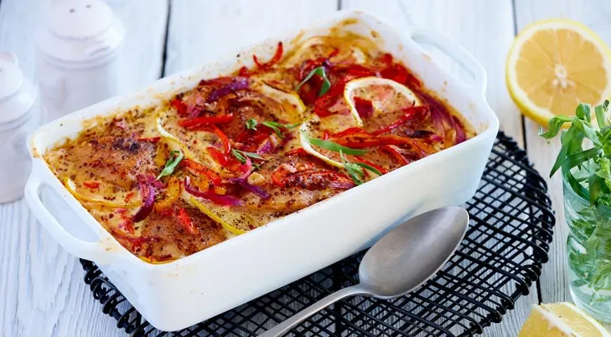 Куриные бёдрышки в сметане