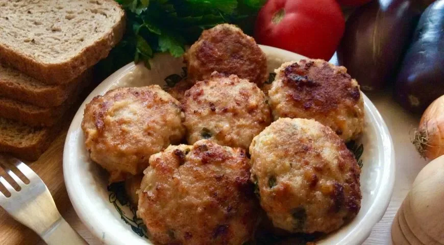 Куриные котлеты с кабачком