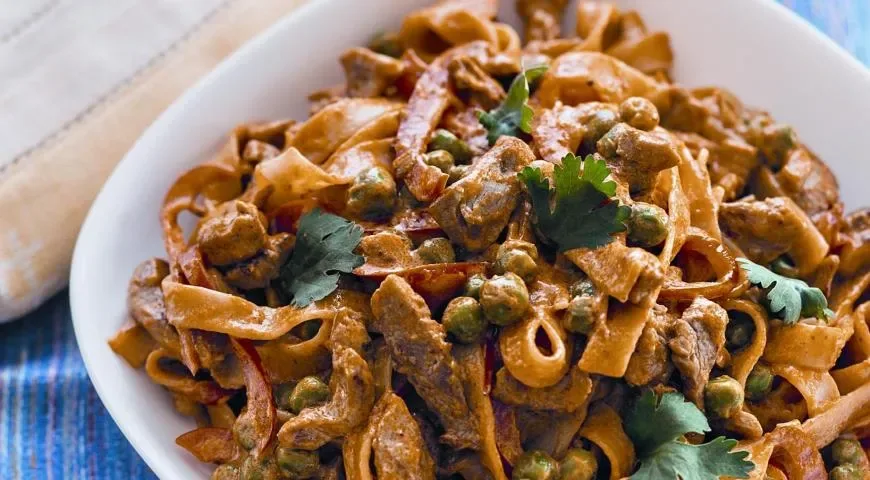 Лапша с карри и свининой