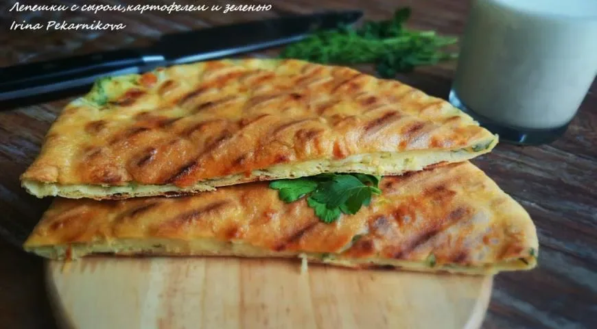 Лепешки с сыром, зеленью и картошкой