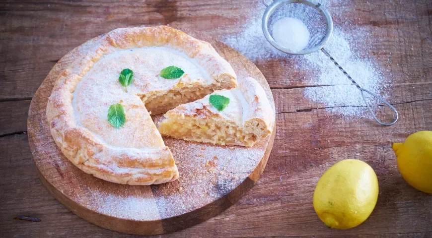 Сладкий лимонный пирог