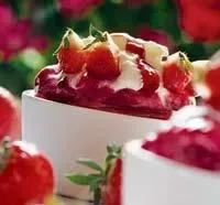 Мороженое суфле с клубникой