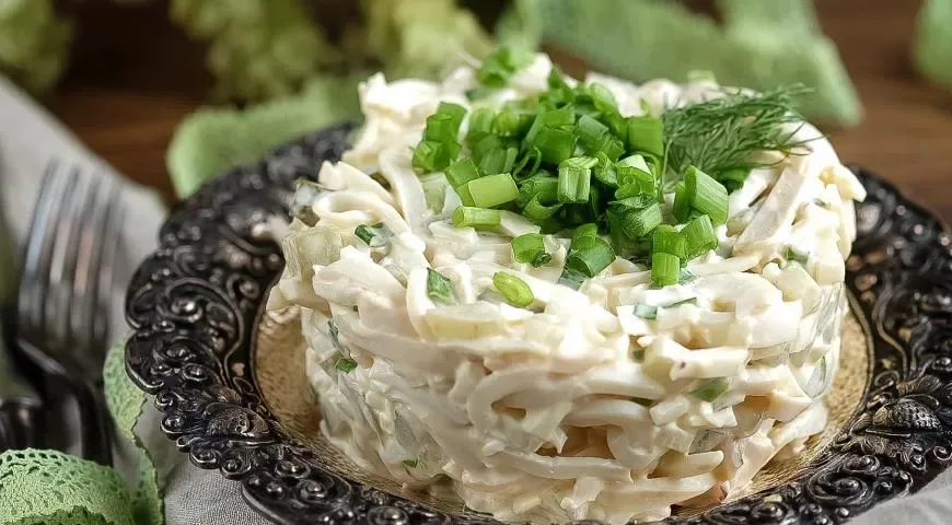 Нежный салат из кальмаров