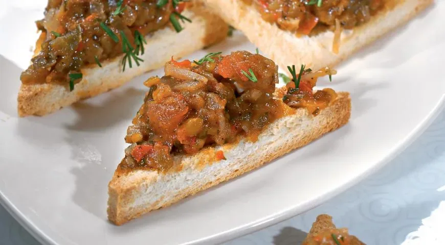 Овощная икра с баклажанами и перцами