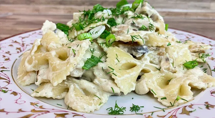 Паста с грибами чесноком и сыром