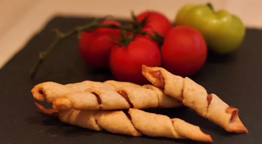 Печенье с начинкой из сыровяленого мяса