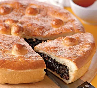 Пирог с чёрносливом