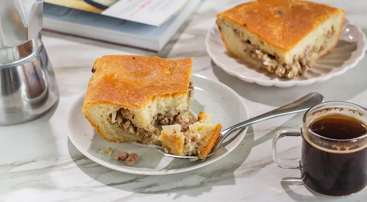 Пирог с капустой и фаршем
