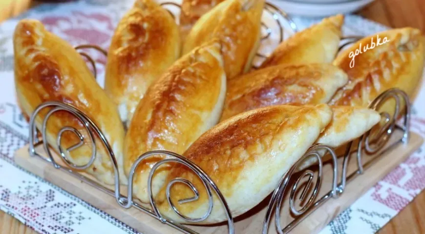Пирожки с мясным фаршем и грибами в духовке