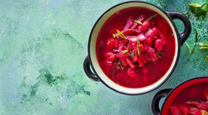 Постный борщ с черносливом и фасолью