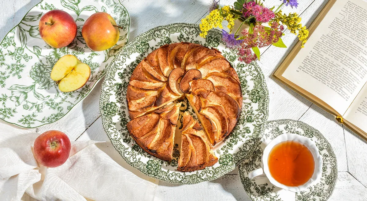 ПП шарлотка с яблоками и творогом