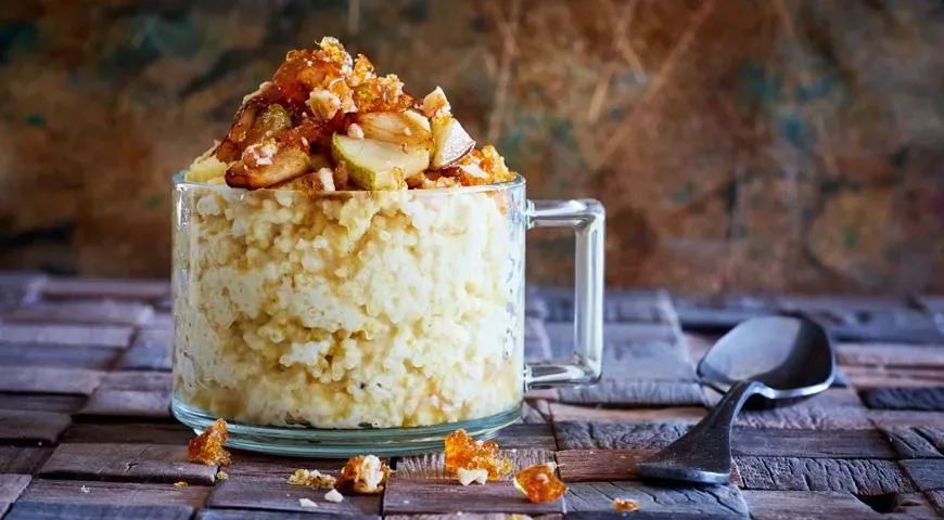 Пшённая каша с грушами и карамелизованными орехами