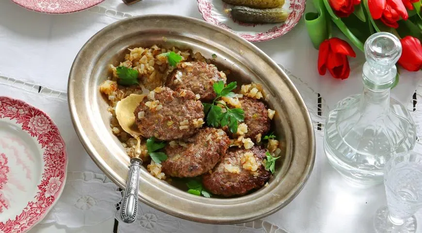Разбрат из телятины с жареным луком
