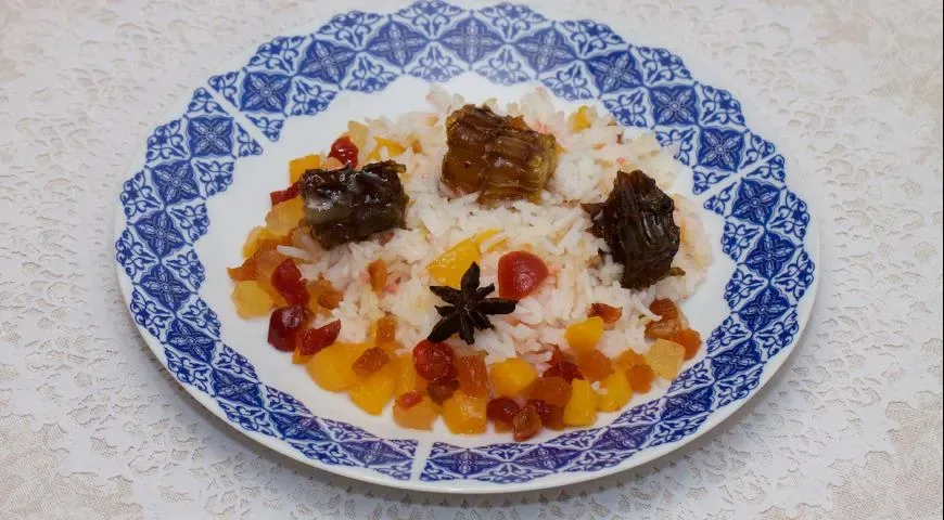 Сладкий рис с сухофруктами