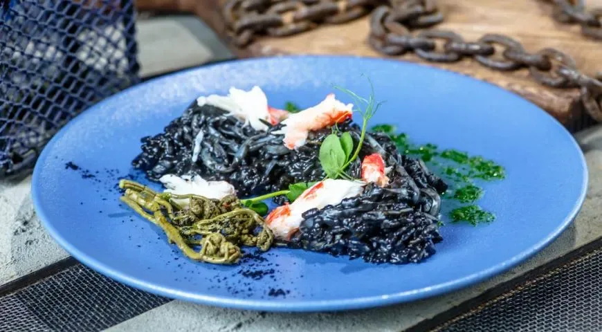 Ризотто с кальмаром и крабом