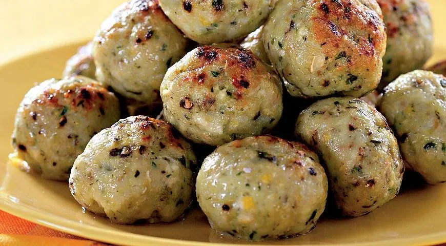 Рыбные фрикадельки с перцем кубеба