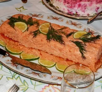 Рыбный паштет с красной икрой
