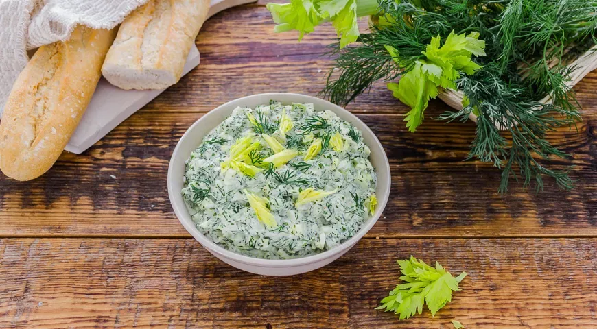 Салат из укропа и яиц