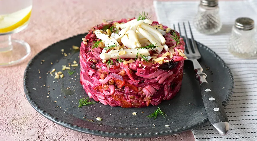 Салат «Красный кальмар»