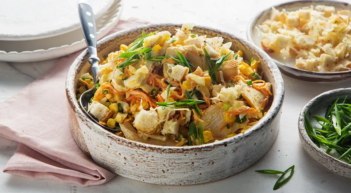 Салат с консервированной кукурузой и корейской морковью