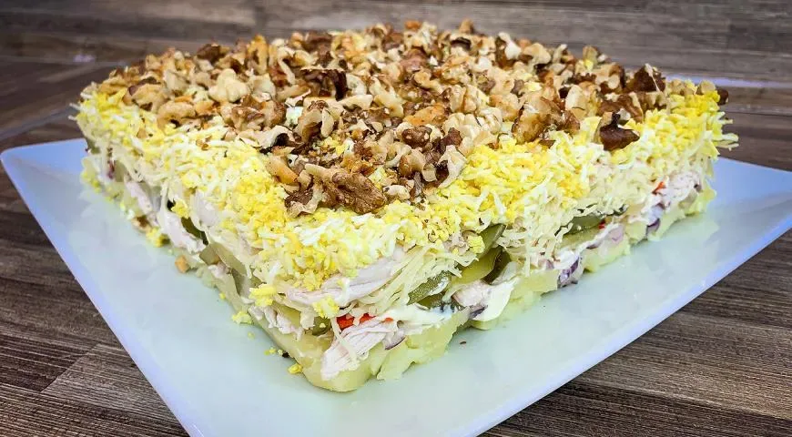 Салат с куриной грудкой "9 слоев наслаждения"
