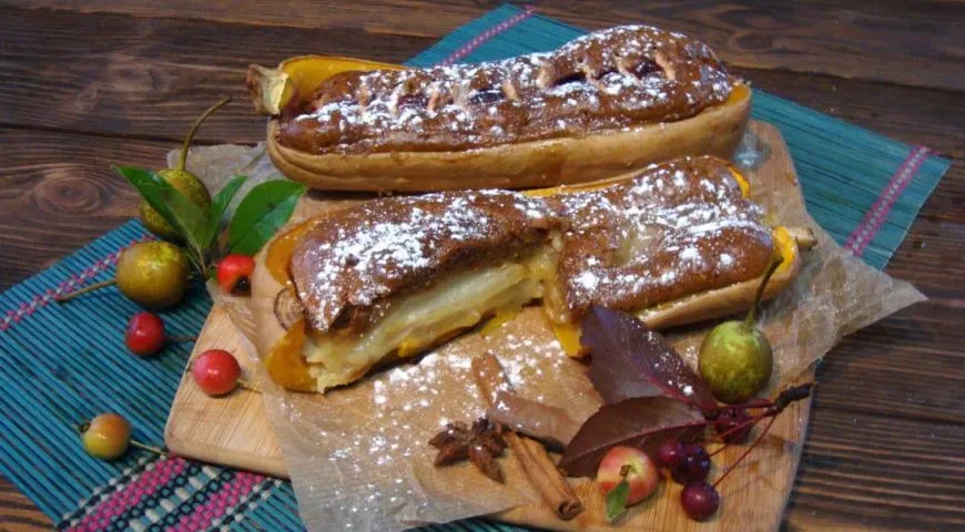 Шарлотка, запечённая в тыкве