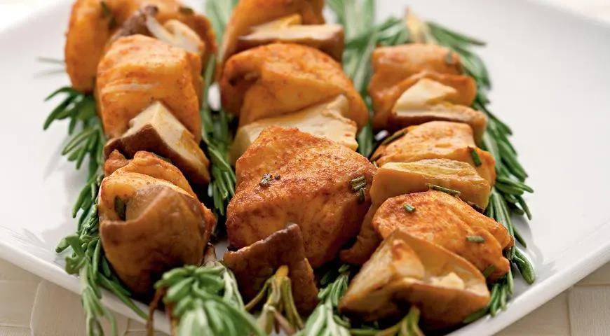 Шашлычки из белых грибов и курицы