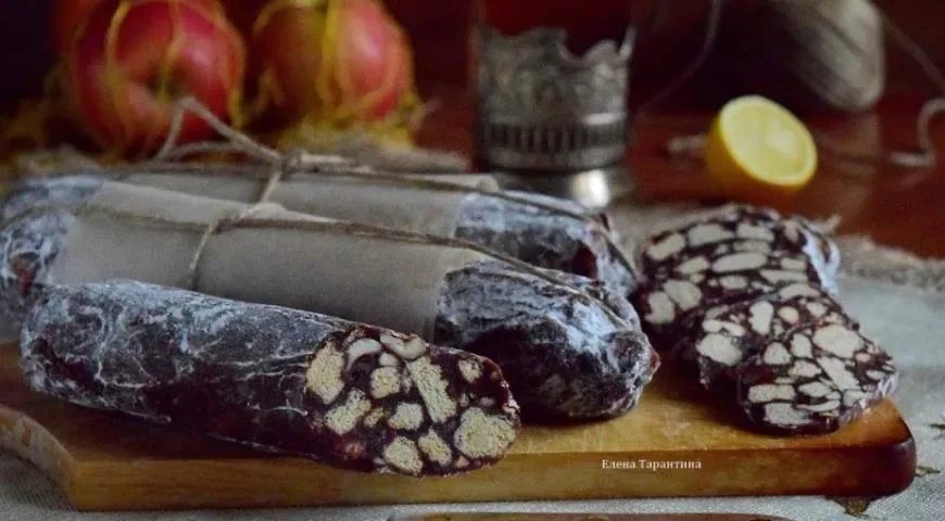 Шоколадная колбаса из печенья и сгущёнки