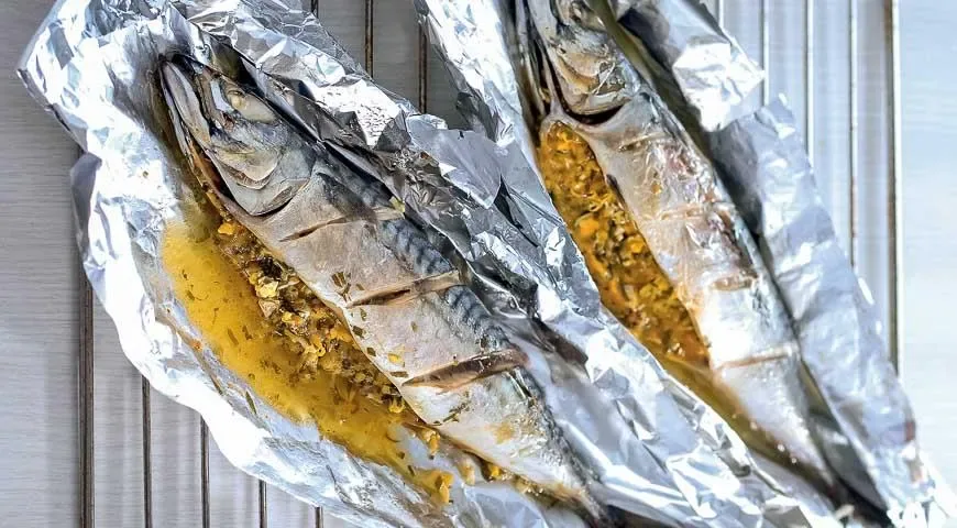 Скумбрия, запечённая в фольге