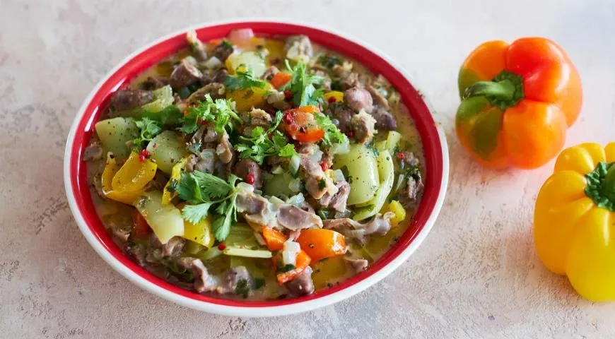 Сладкий перец, томлёный с потрошками