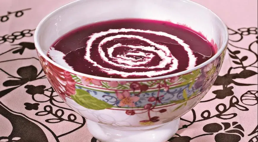 Свекольный суп-пюре со сливками