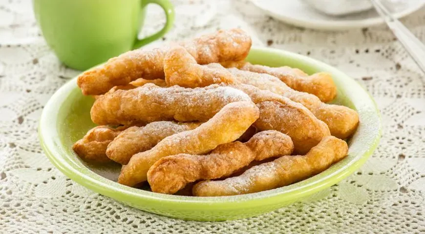 Творожные палочки жареные