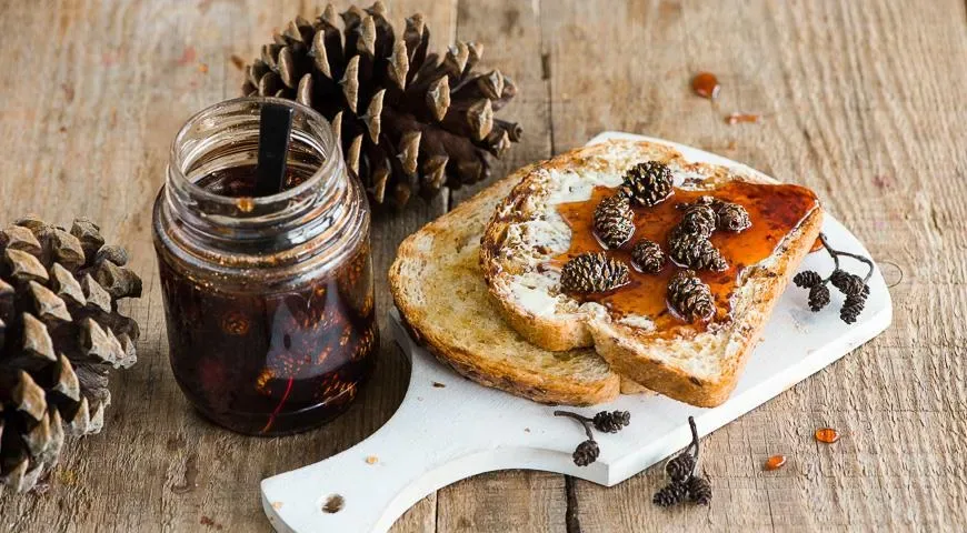 Варенье из сосновых шишек с мёдом