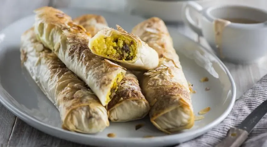 Марокканские роллы с кускусом и бараниной